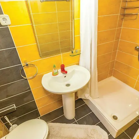 Holiday home 4 Bedroom Stunning Home In Tribalj *