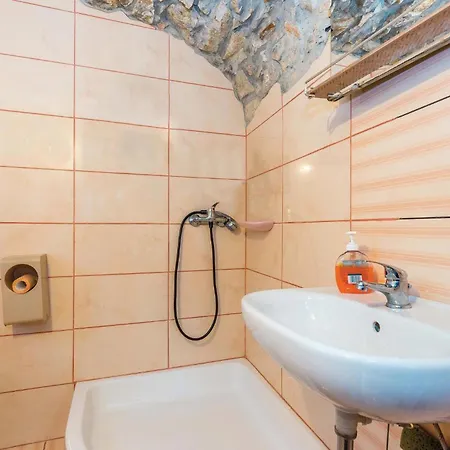 Vakantiehuis 4 Bedroom Stunning In Tribalj Tribalj (Primorsko-Goranska)
